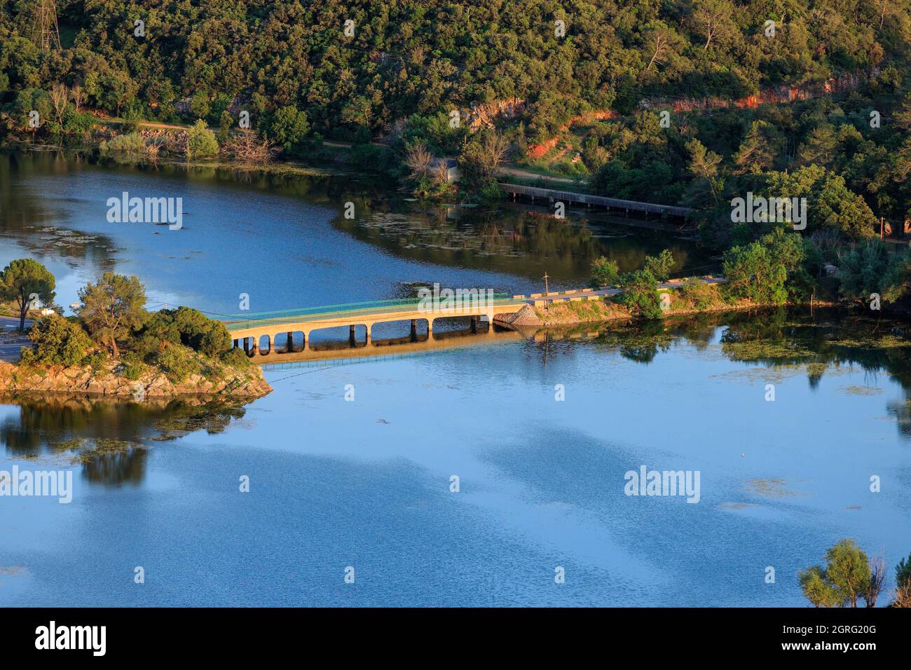 France, Var, Cabasse, Carces Sainte Suzanne lake, Issole river which flows into the lake Stock Photo