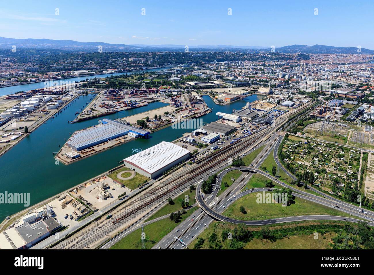 France, Rhone, Saint Fons, industrial zone, route departementale D383, port Edouard Herriot on the Rhone in the background (aerial view) Stock Photo