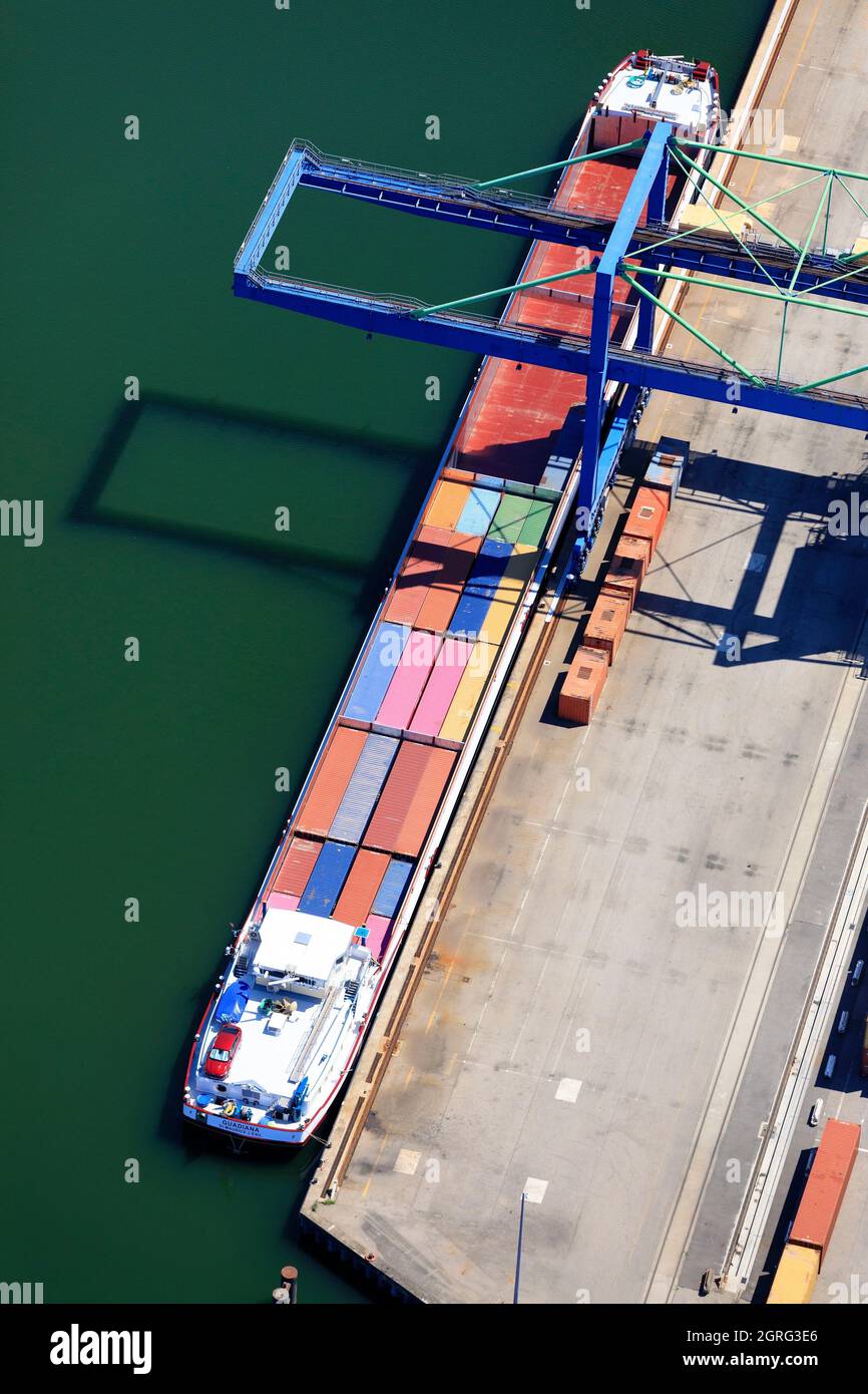 France, Rhone, Lyon, 7th arrondissement, Gerland district, port Edouard Herriot, container terminal (aerial view) Stock Photo