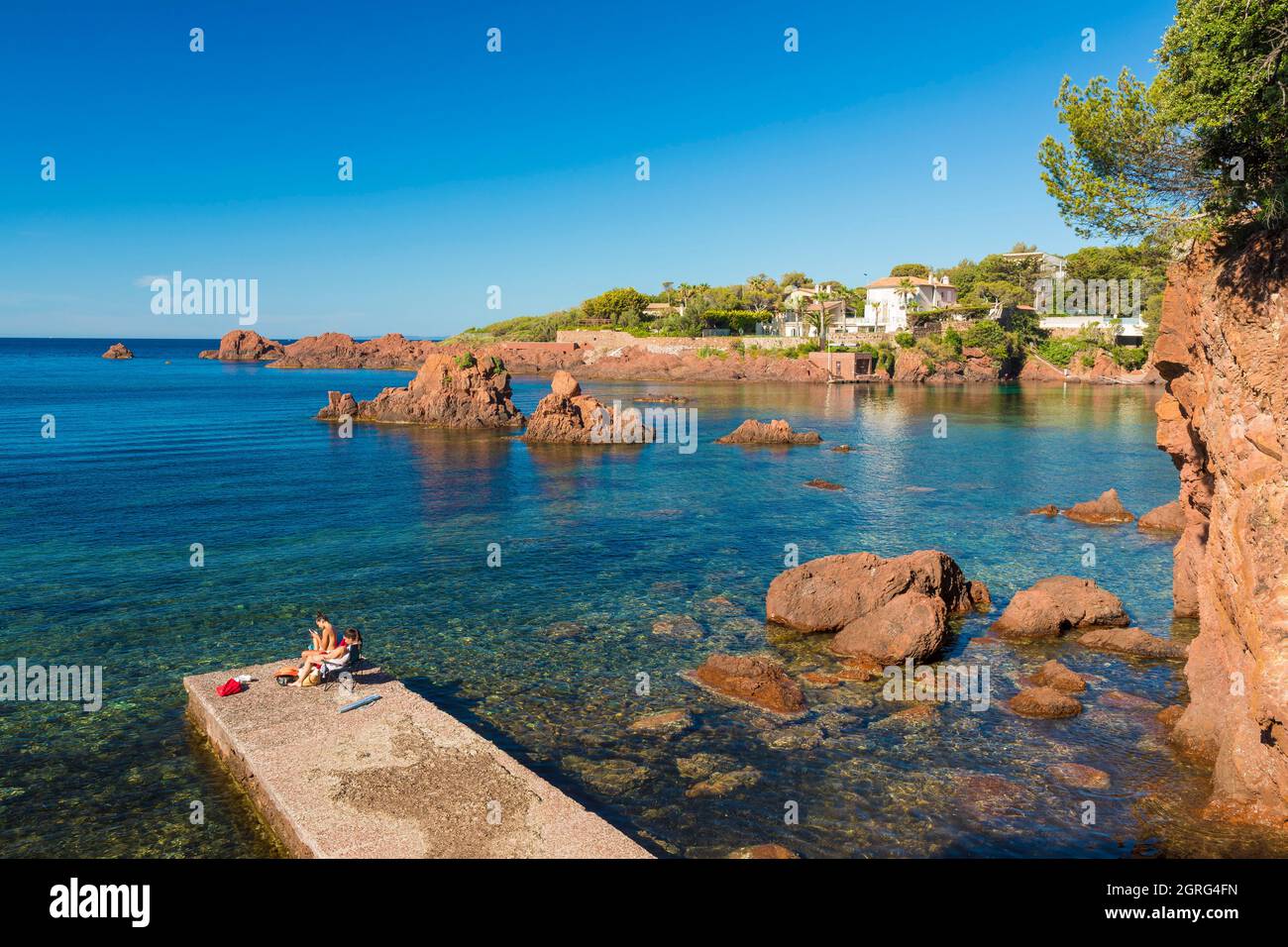 france-var-corniche-de-l-esterel-or-corniche-d-or-saint-raphael