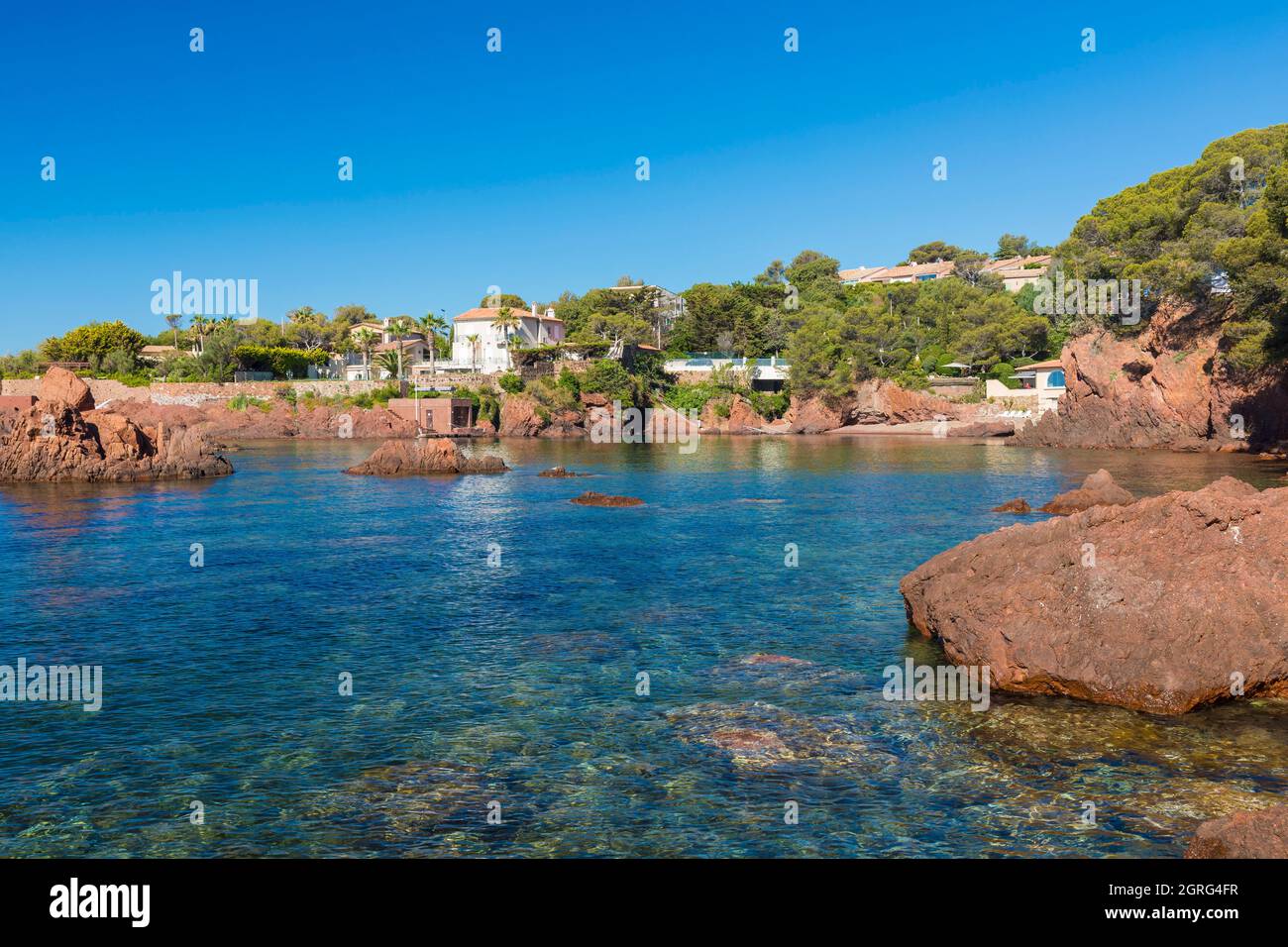 france-var-corniche-de-l-esterel-or-corniche-d-or-saint-raphael