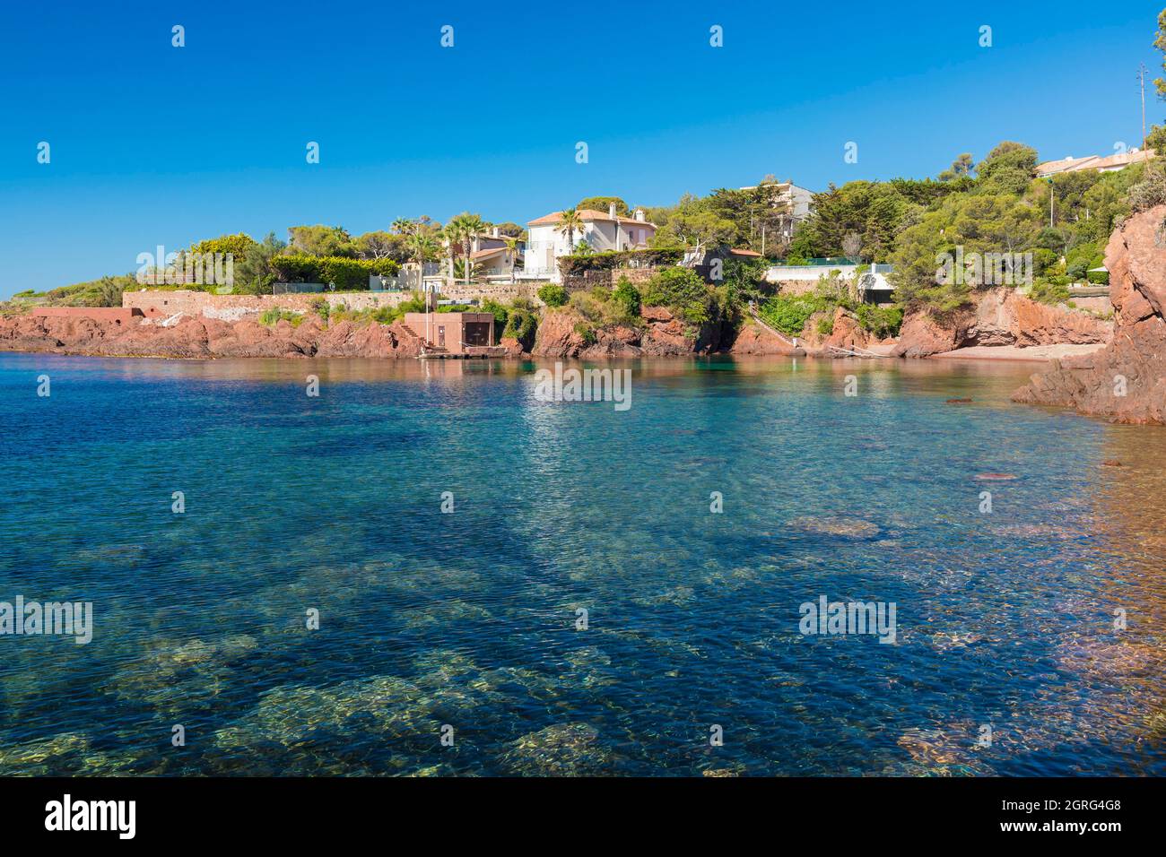 france-var-corniche-de-l-esterel-or-corniche-d-or-saint-raphael