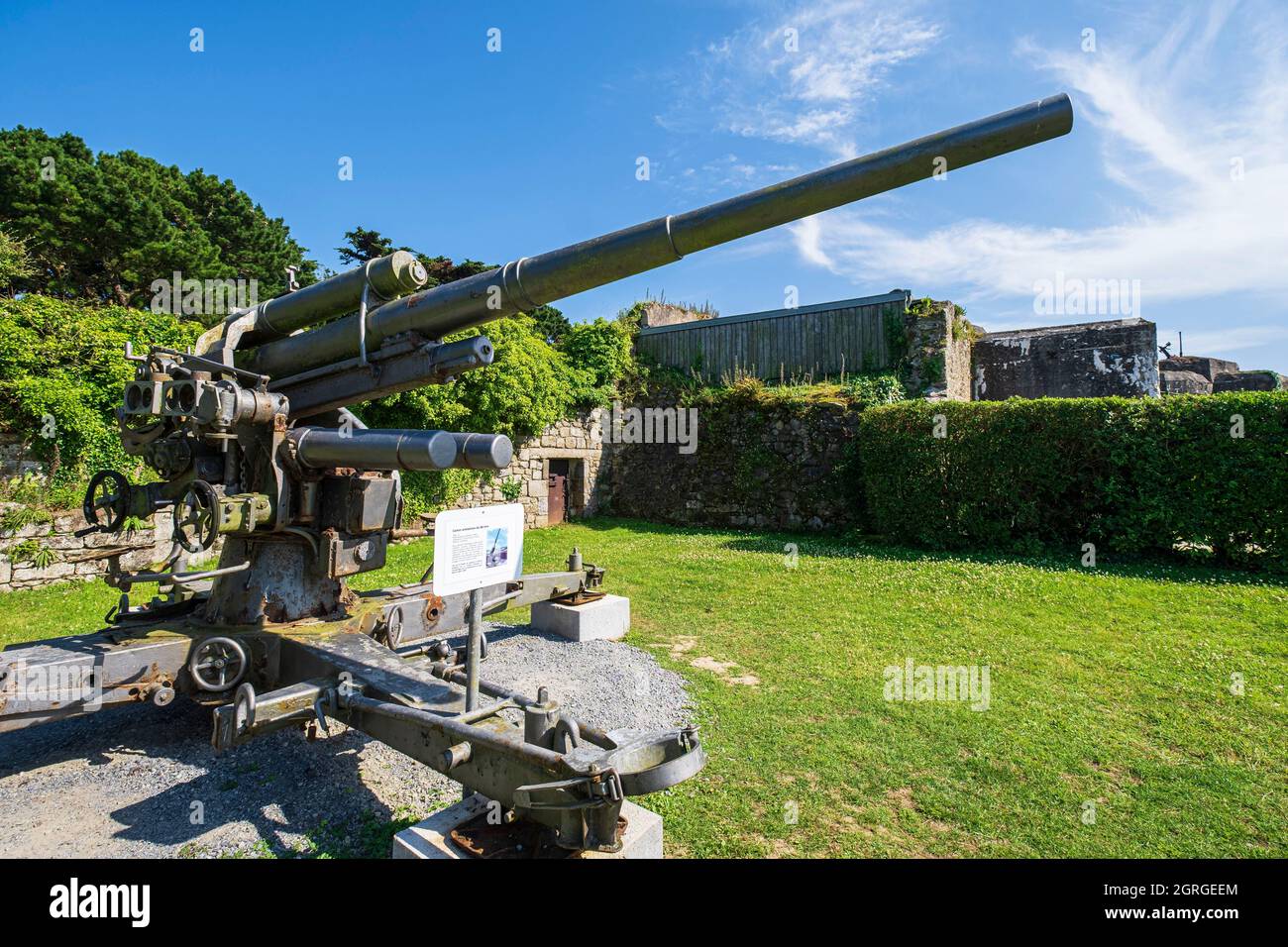 France, Ille-et-Vilaine, Saint-Malo, Saint-Servan district along the GR ...