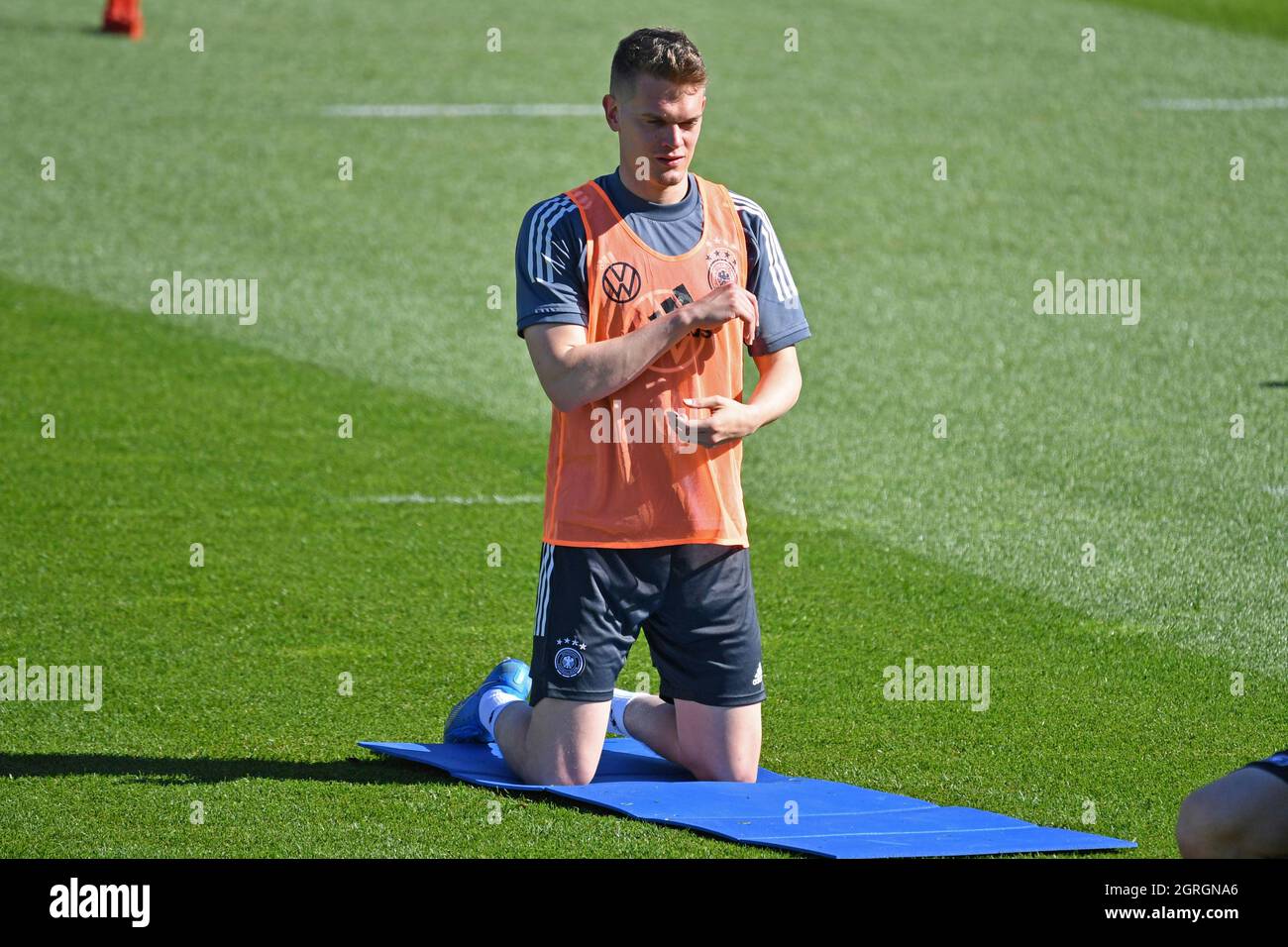 Matthias GINTER back in the DFB squad. Archive photo: Matthias GINTER  warming up, action, single action, single image, cutout, full body shot,  whole figure training. German national soccer team, training camp in