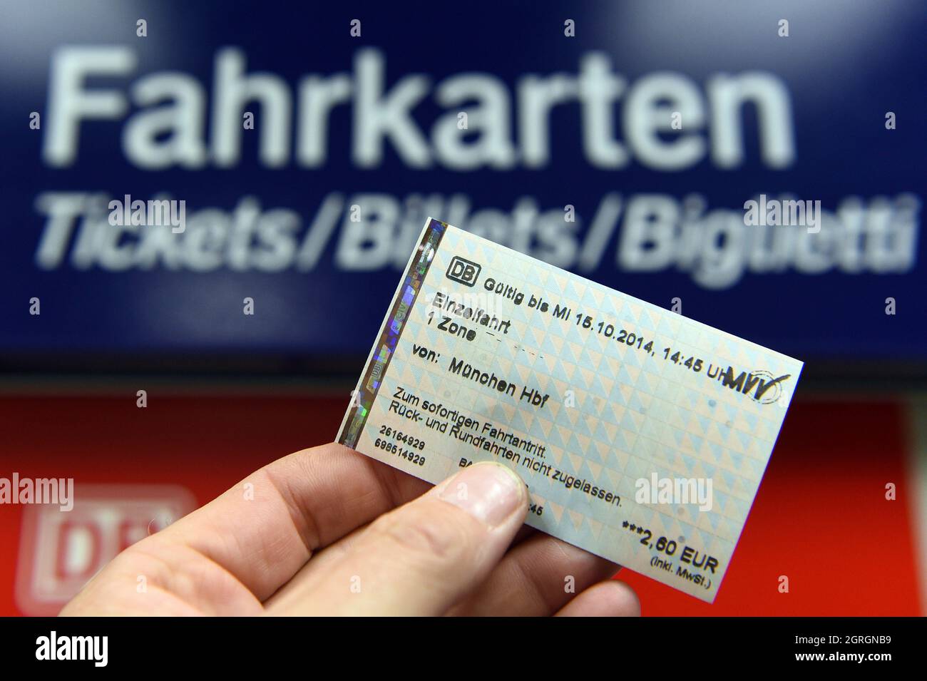 Munich, Deutschland. 01st Oct, 2021. Bahn increases ticket prices by 1.9  percent. Archive photo; Die Bahn, DB Bahn, ticket, price increase, fare  increase, ticket, ticket price, ticket price, MVV, Credit: dpa/Alamy Live