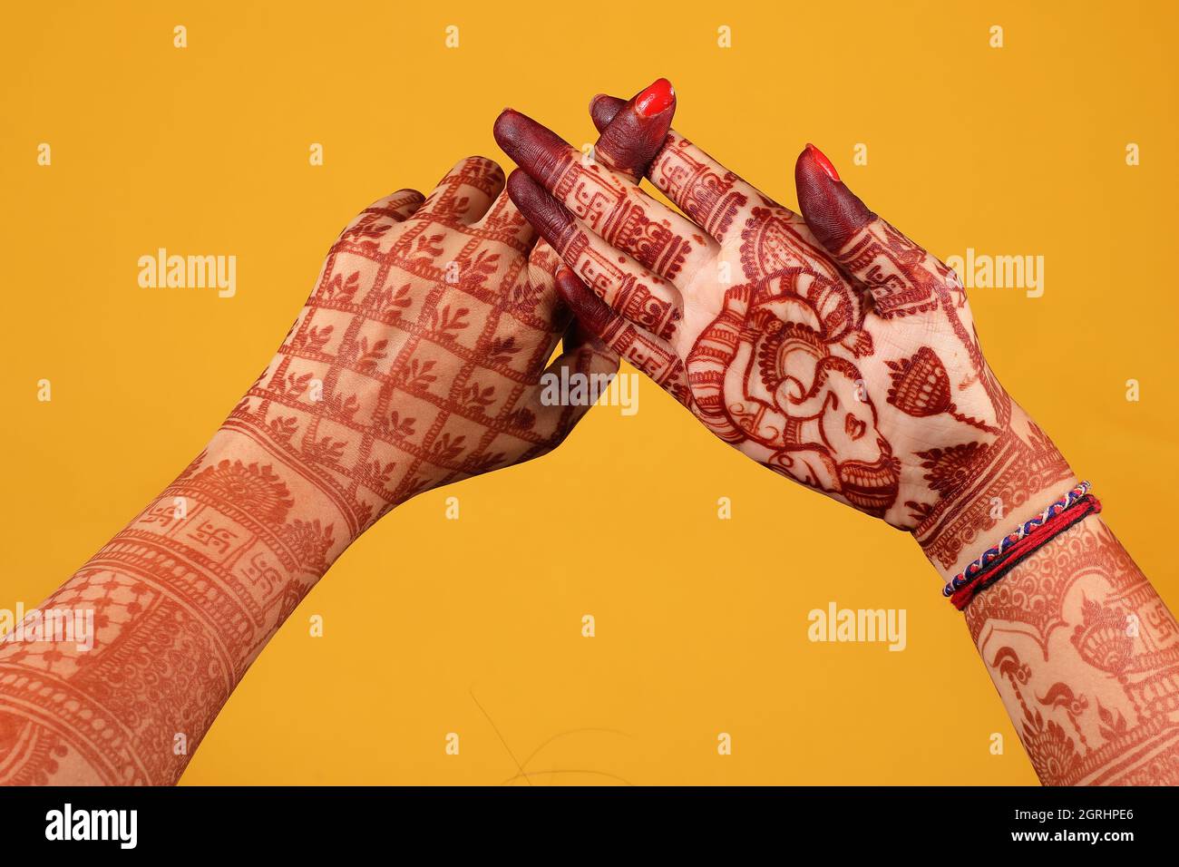 Ledy Feet and Hands in Heena for wedding in white background and isolated  hand and feet | hand design | feet design | beautiful design | nice design  Stock Photo - Alamy