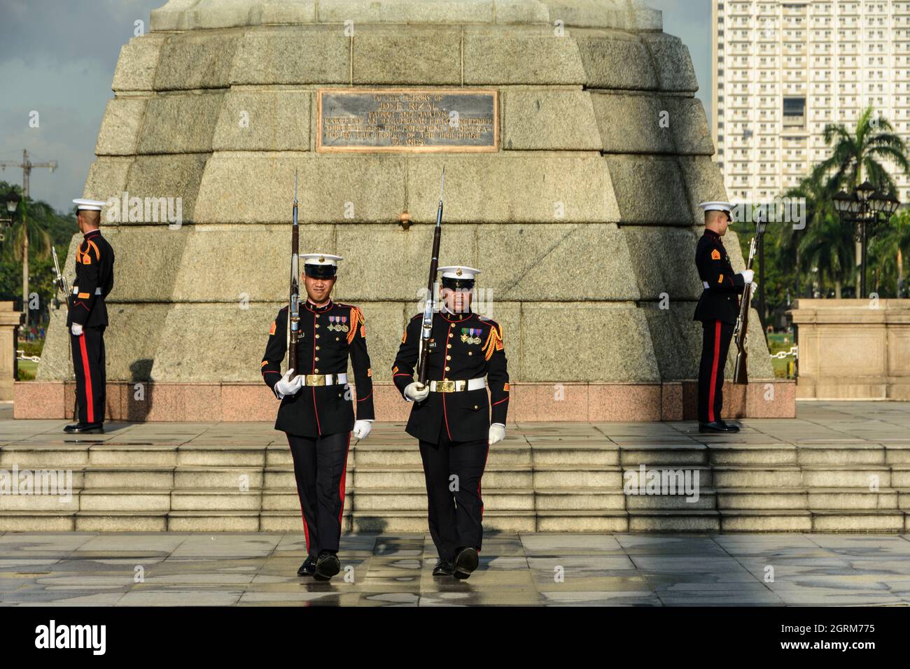 Changing of the guards at the Rizal monument in Luneta, Manila ...