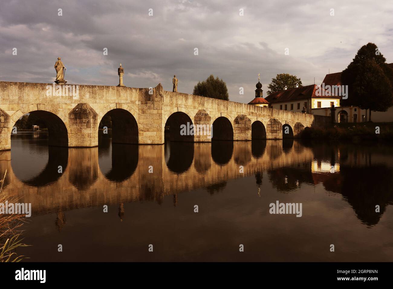 Tirschenreuth, Oberpfalz, Bayern Brücke und See und Teich im