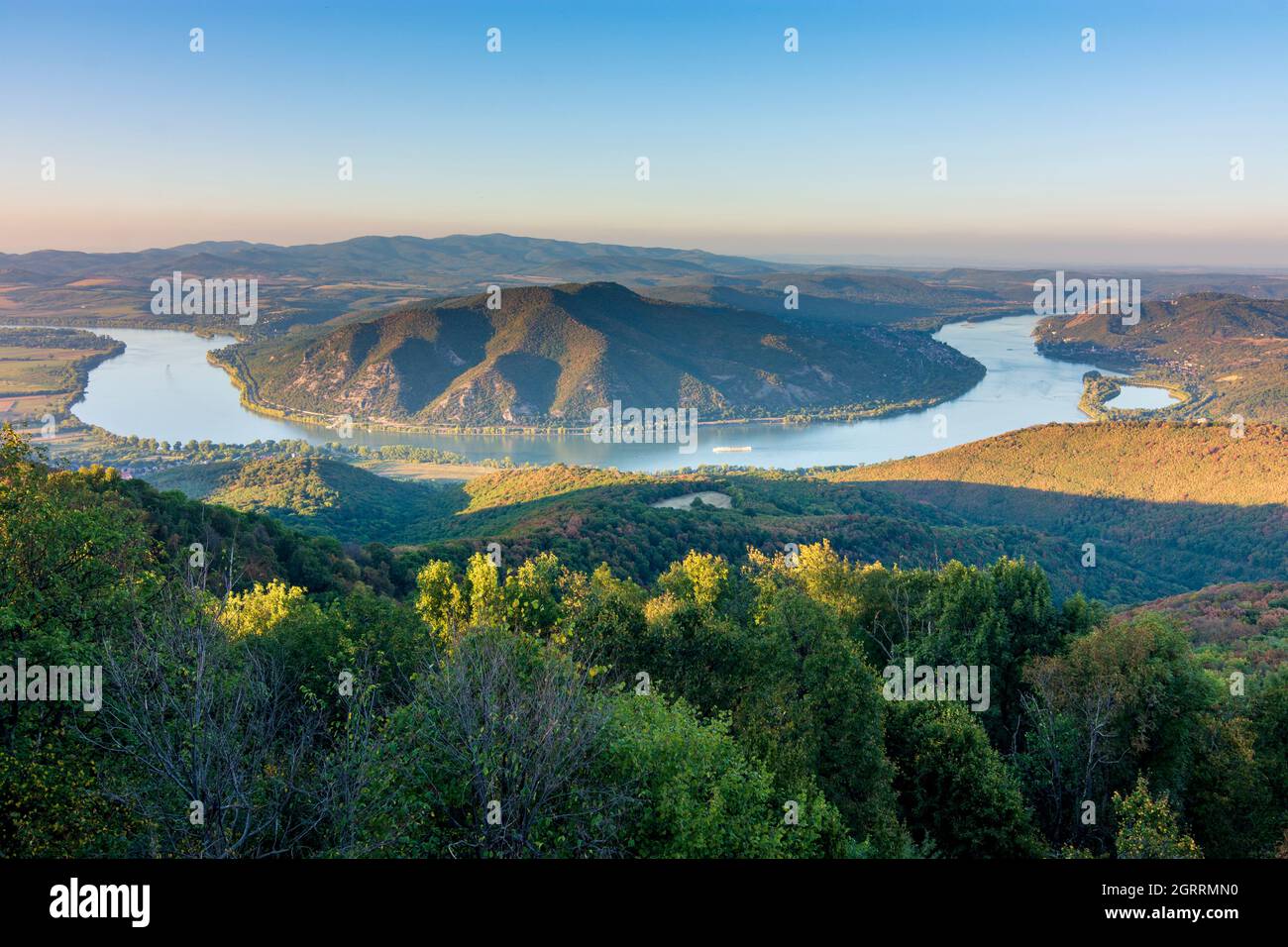 Visegrad Mountains: bend of Danube River, view to Börzsöny Mountains, view from summit Predikaloszek (Predigerstuhl, Preaching chair) in Danube-Ipoly Stock Photo