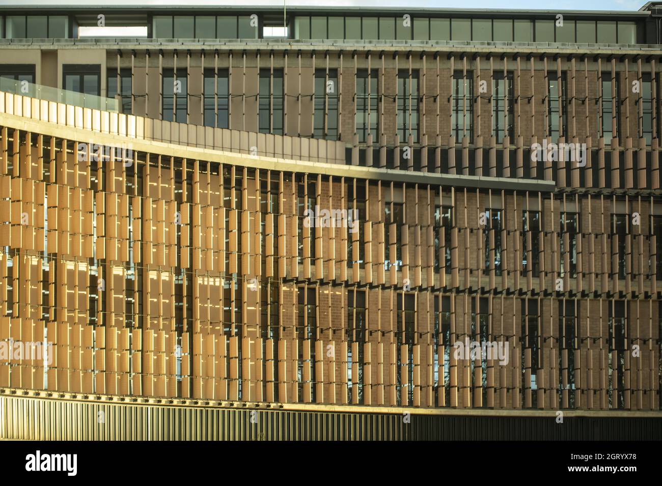 Facade of a modern residential building Stock Photo - Alamy