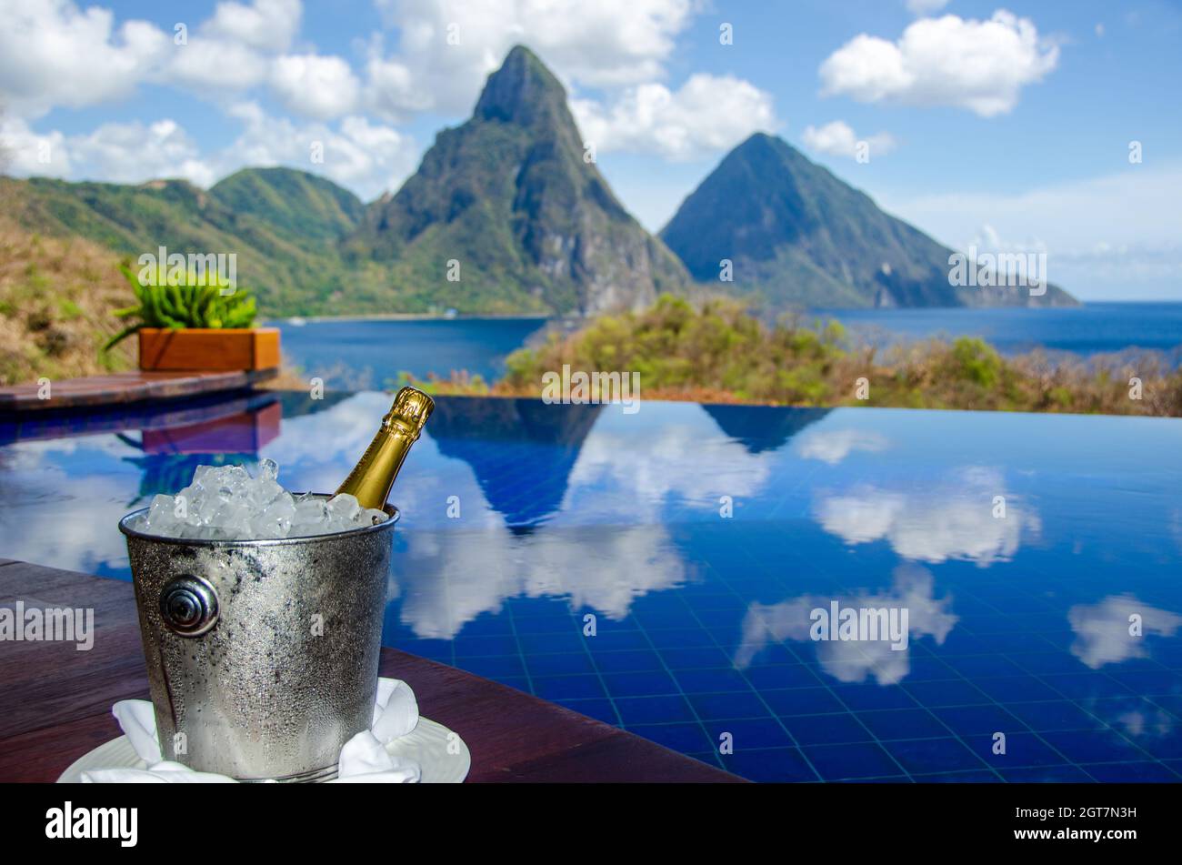 Pitons mountain luxury hotel st lucia hires stock photography and images Alamy