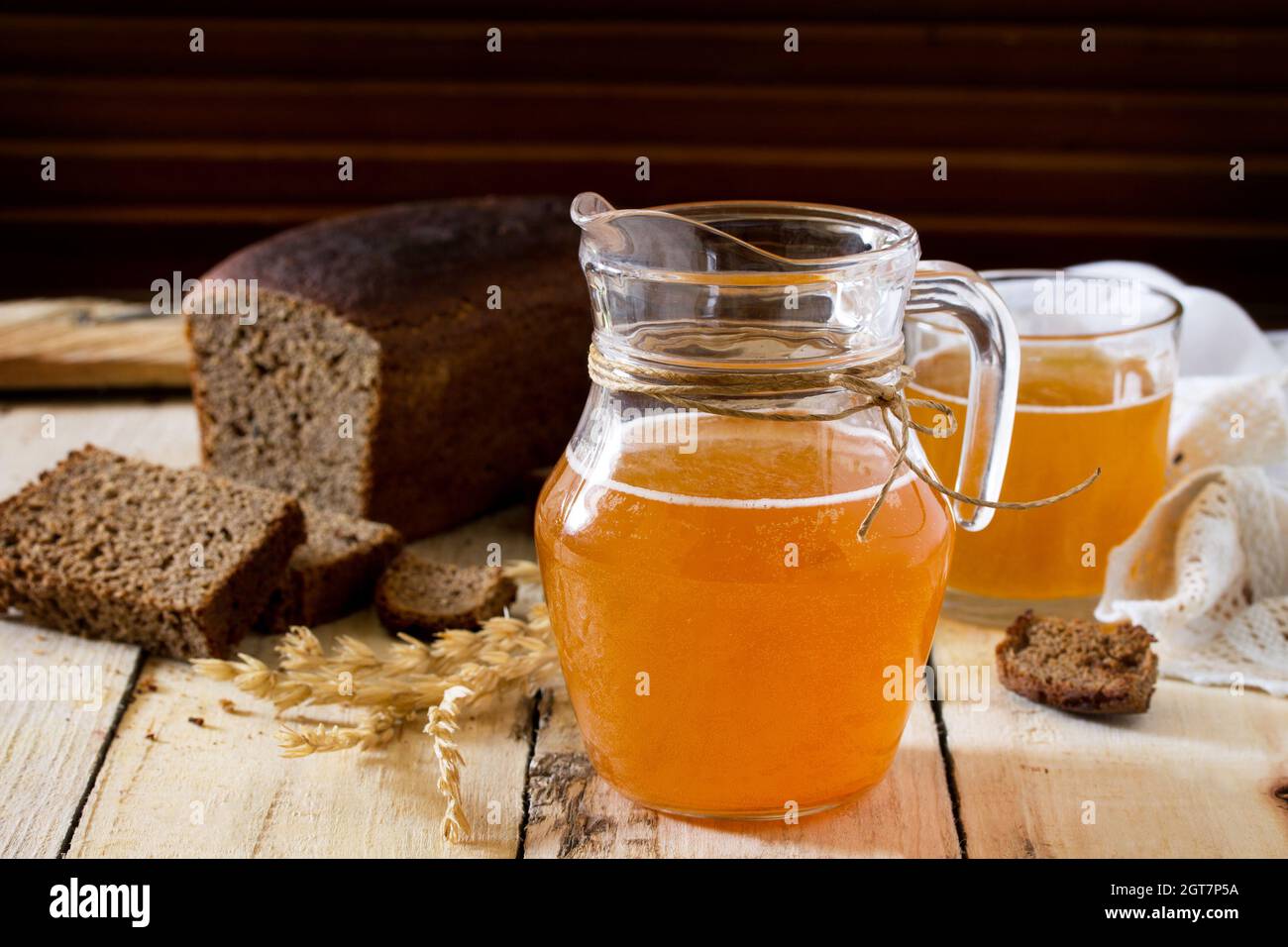 Квас домашний. Квас. Овсяной отвар. Медовый квас. Кисель из ржаного хлеба.