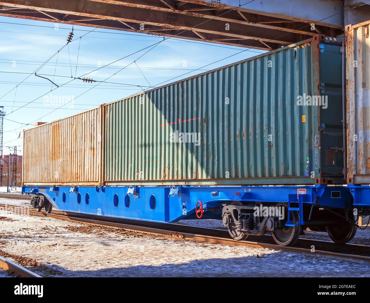 Railroad cars at loading dock hires stock photography and images Alamy