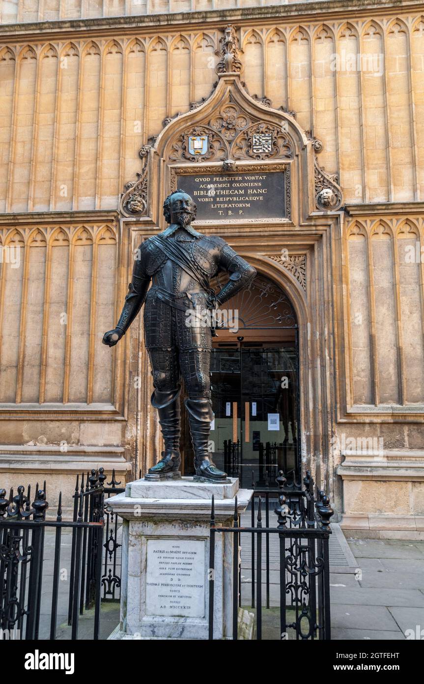 Statue of William Herbert, 3rd Earl of Pembroke, Bodleian Library, Oxford Stock Photo