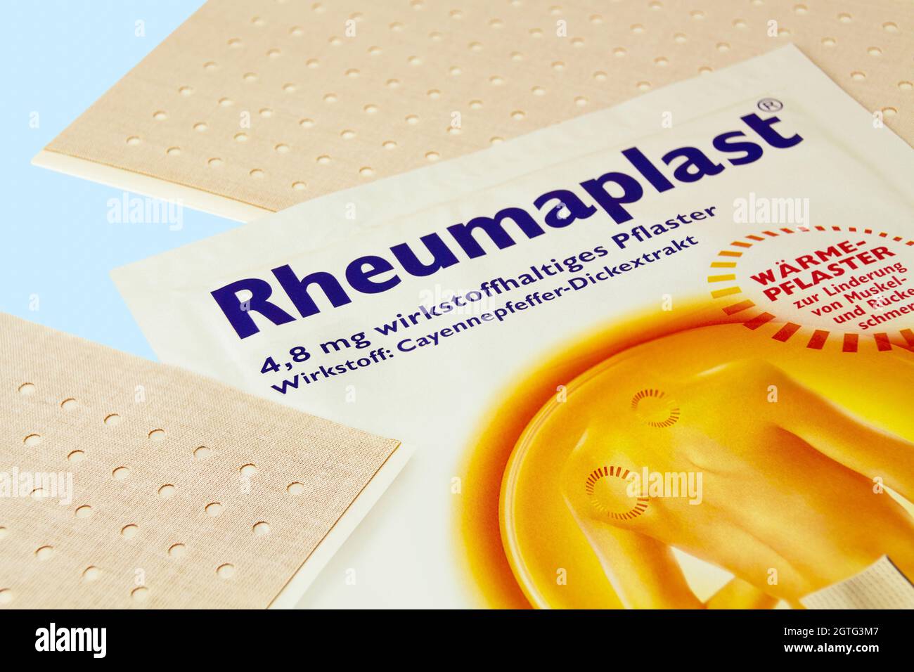 Hamburg, Germany - August 8, 2021: Rheumaplast wirkstoffhaltiges Pflaster  mit Cayennepfeffer Stock Photo - Alamy
