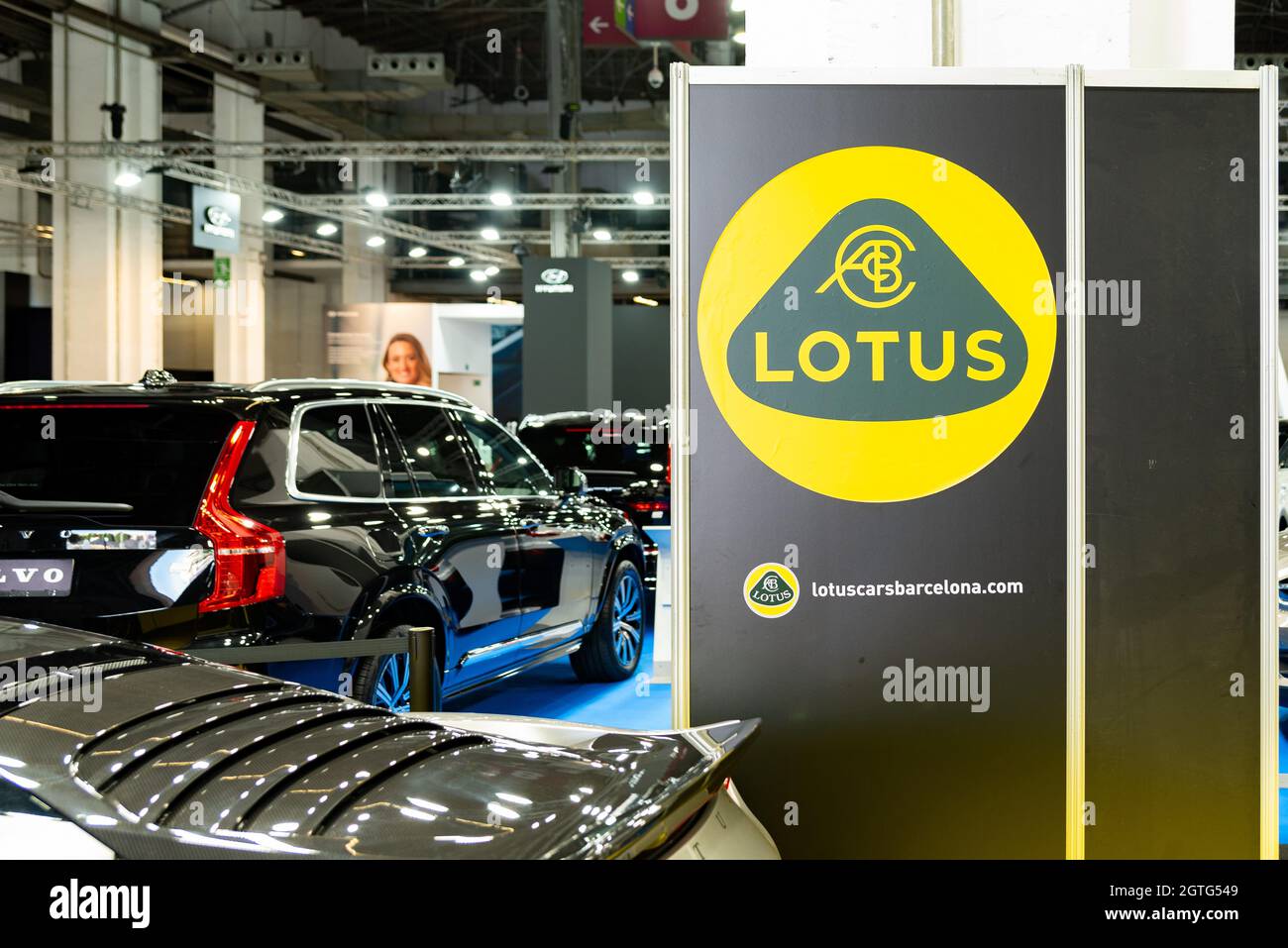 Barcelona, Spain. 30th Sep, 2021. The Lotus car maker logo is seen at the 2021 'Automobile Barcelona' motor show in Barcelona, Spain on September 30, 2021. The Barcelona International Motor Show is an international automotive industry trade fair held annually in the catalan capital. (Photo by Davide Bonaldo/Sipa USA) Credit: Sipa USA/Alamy Live News Stock Photo