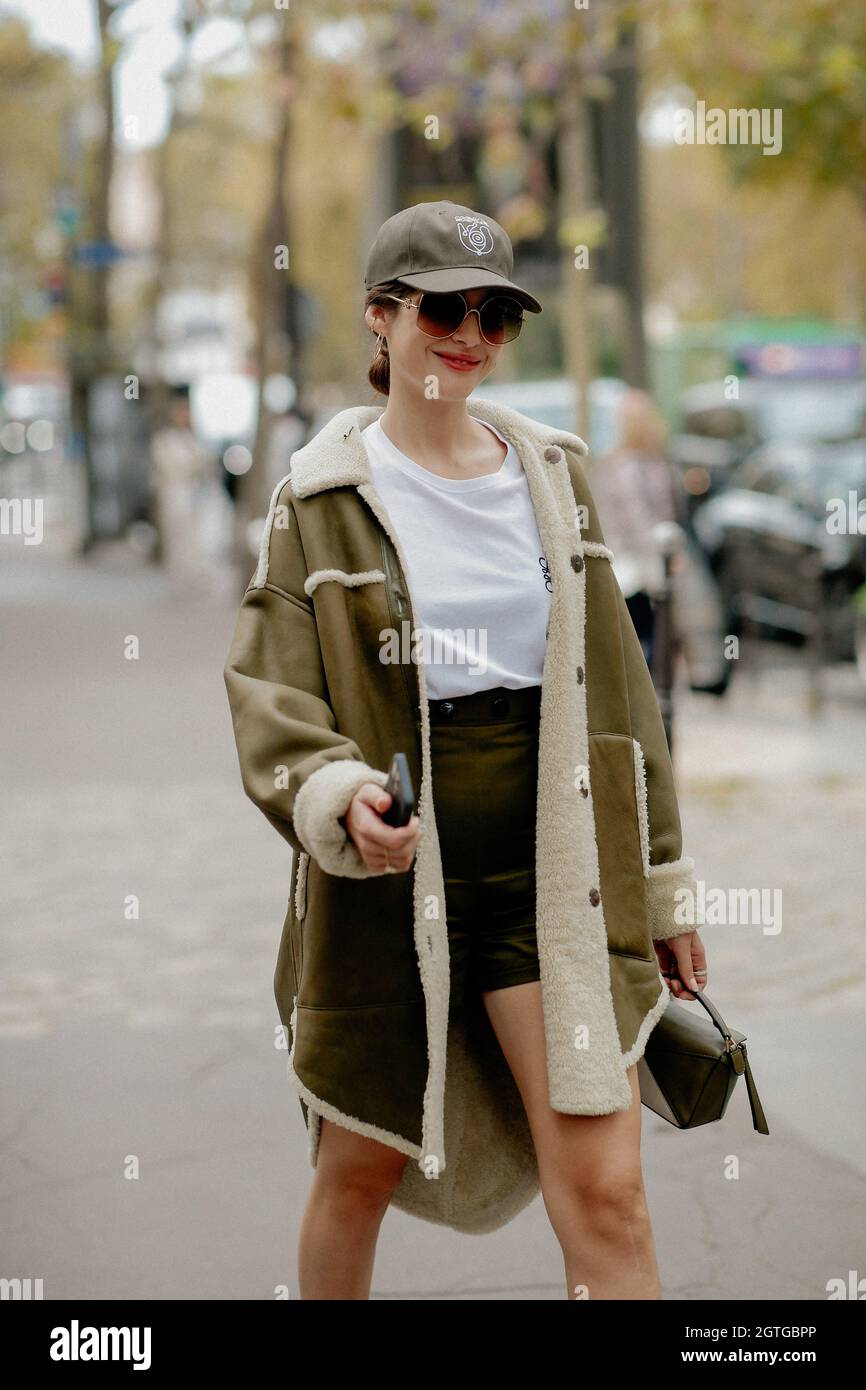 Paris, France. 01st Oct, 2021. Street style, Nour Arida arriving at Loewe Spring Summer 2022 show, held at Garde Republicaine, Paris, France, on Ocotber 1st, 2021. Photo by Marie-Paola Bertrand-Hillion/ABACAPRESS.COM Credit: Abaca Press/Alamy Live News Stock Photo