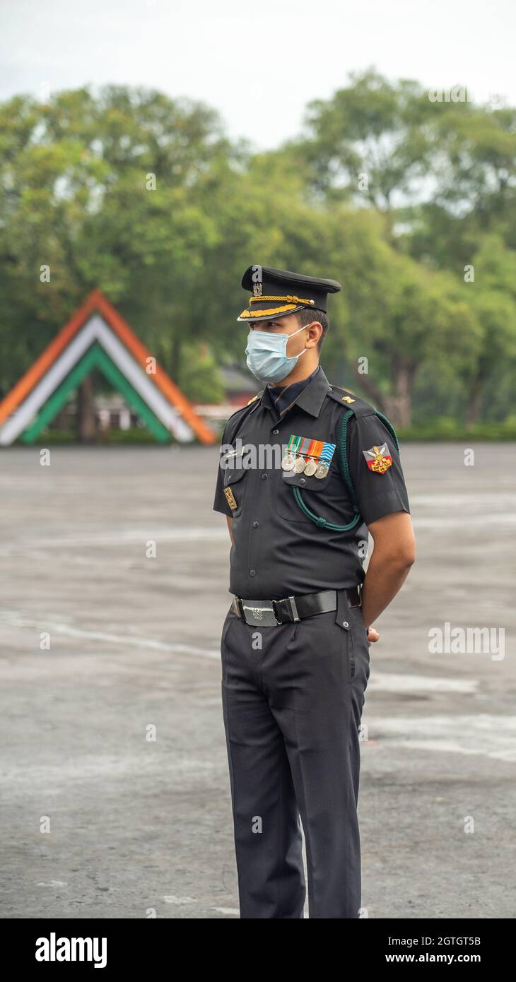 Indian army officer hi-res stock photography and images - Alamy