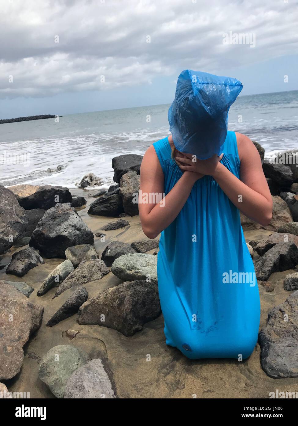 Plastic bag suffocation hires stock photography and images Alamy