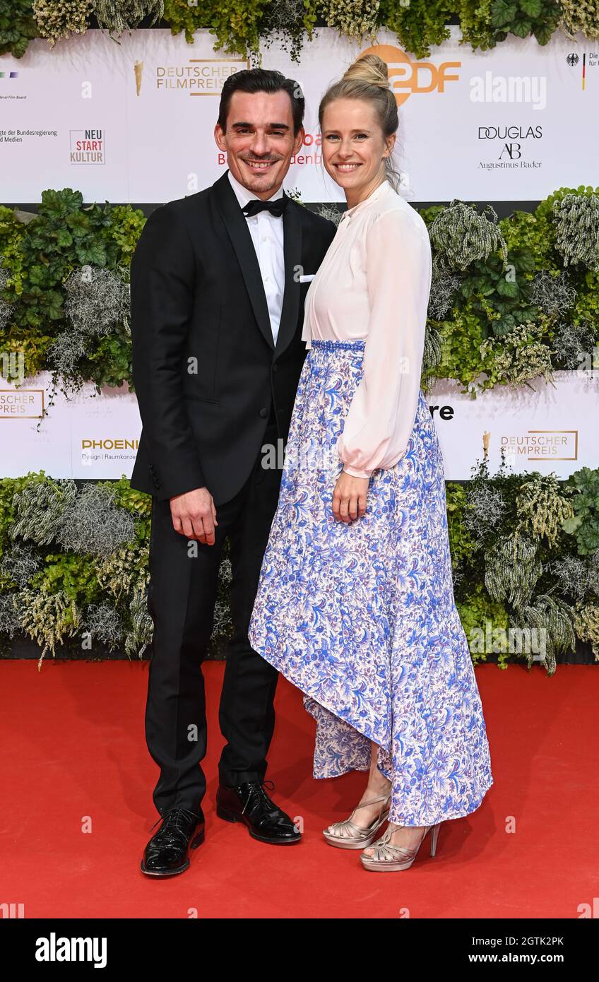 01 October 2021, Berlin: Actors Hannes Wegener and Susanne Bormann arrive at the 2021 German Film Award 'Lola' ceremony. Photo: Britta Pedersen/dpa-Zentralbild/dpa Stock Photo