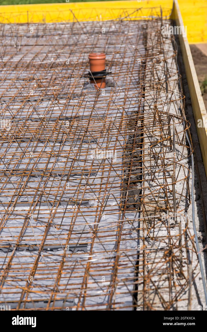 Concrete reinforcing mat hires stock photography and images Alamy