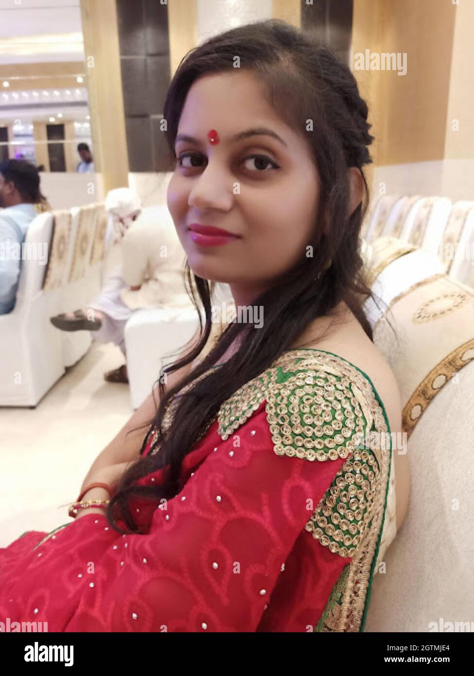 Red saree hi-res stock photography and images - Alamy