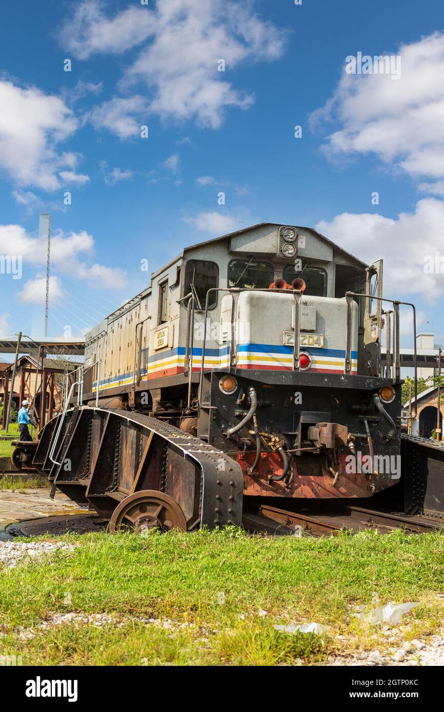A KTM 25 Class Locomotive 25204 Mutiara On A Revolving Turntable A KTM 25 Class Locomotive 25204 Mutiara On A Revolving Turntable