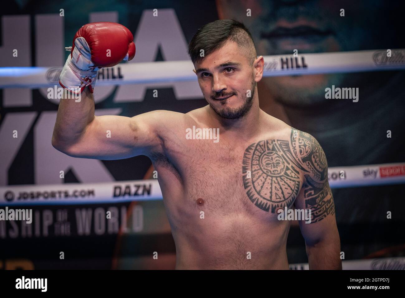 Boxer Dilan Prašović works out for the press at The 02 ahead of Saturday’s match fight to be held at Tottenham Hotspur Stadium. London, UK. Stock Photo