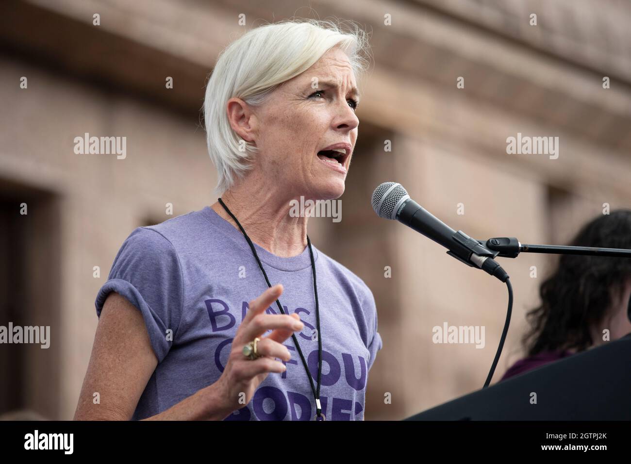 Austin Texas USA, Oct. 2 2021: Former director of Planned parenthood, CECILE RICHARDS, wraps up the rally as several thousand Texas women rally at the Capitol south steps to protest recent Texas laws passed restricting women's right to abortion. A restrictive Texas abortion law makes it a crime to have an abortion after six weeks in most cases. Credit: Bob Daemmrich/Alamy Live News Stock Photo