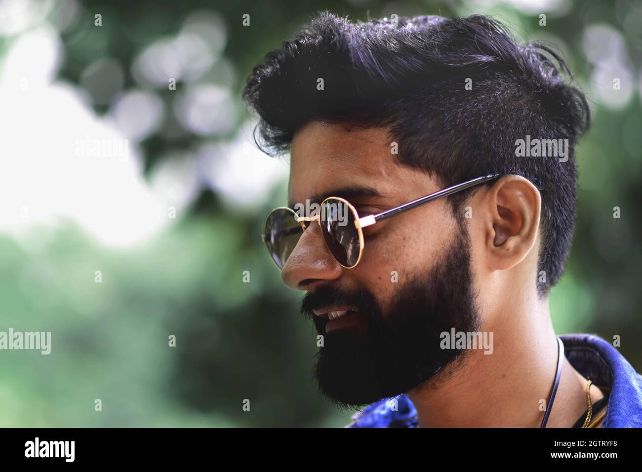 Indian man afro hairstyle hi-res stock photography and images - Alamy Indian man afro hairstyle hi-res stock photography and images - Alamy