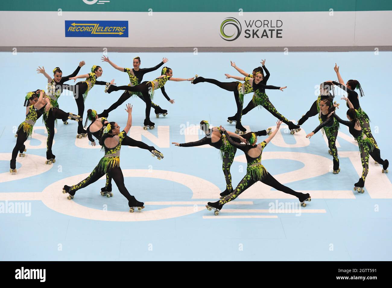 ROLLER DREAMS, Argentina, performing in Precision at Artistic Skating