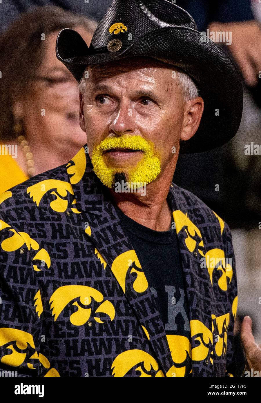 Man beard in cowboy hat hires stock photography and images Alamy