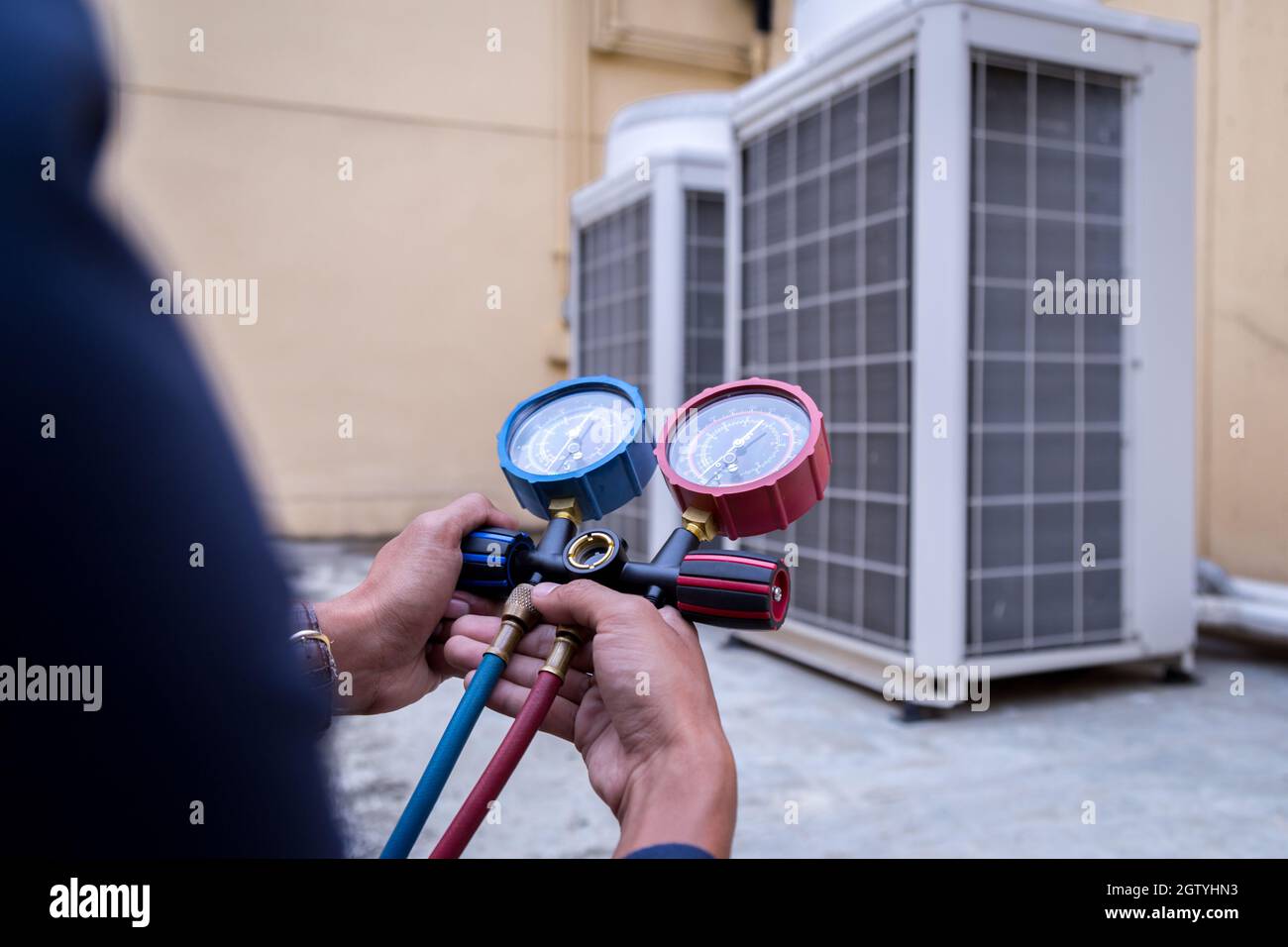 Checking electricity meter home hires stock photography and images Alamy