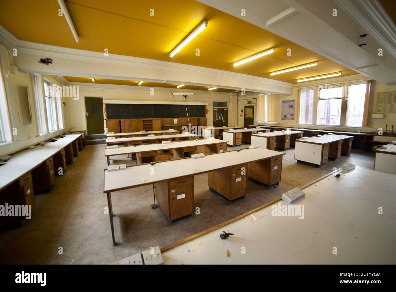 Old science lab / classroom inside an abandoned university (Zoology building) of Liverpool University (Abandoned/Derelict) Stock Photo