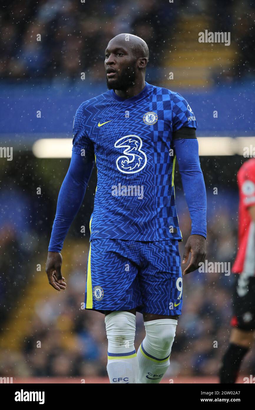 London, UK. 02nd Oct, 2021. Romelu Lukaku (C) at the EPL match Chelsea v Southampton, at Stamford Bridge Stadium, London, UK on 2nd October, 2021. Credit: Paul Marriott/Alamy Live News Stock Photo