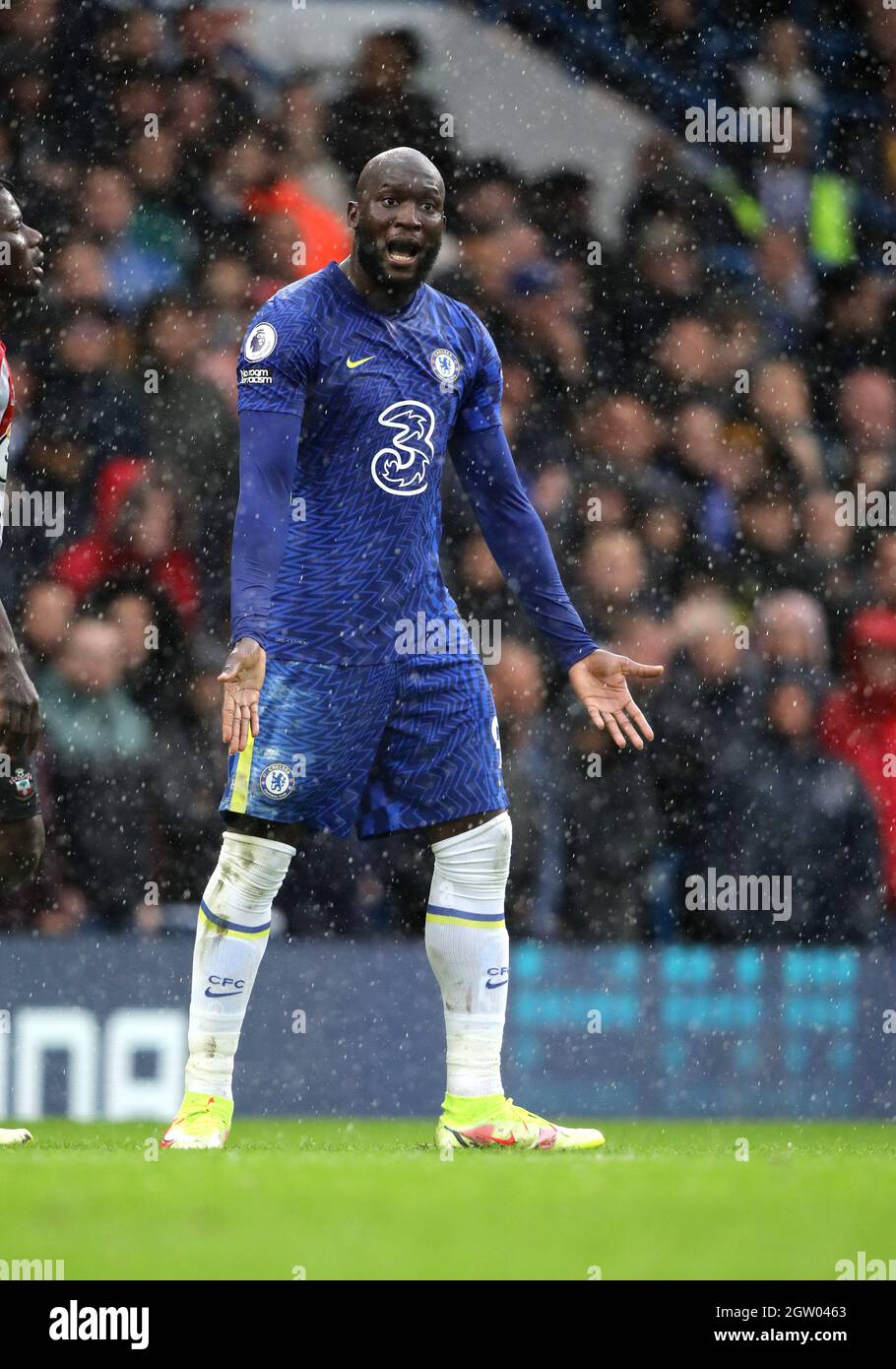 London, UK. 02nd Oct, 2021. Romelu Lukaku (C) at the EPL match Chelsea v Southampton, at Stamford Bridge Stadium, London, UK on 2nd October, 2021. Credit: Paul Marriott/Alamy Live News Stock Photo