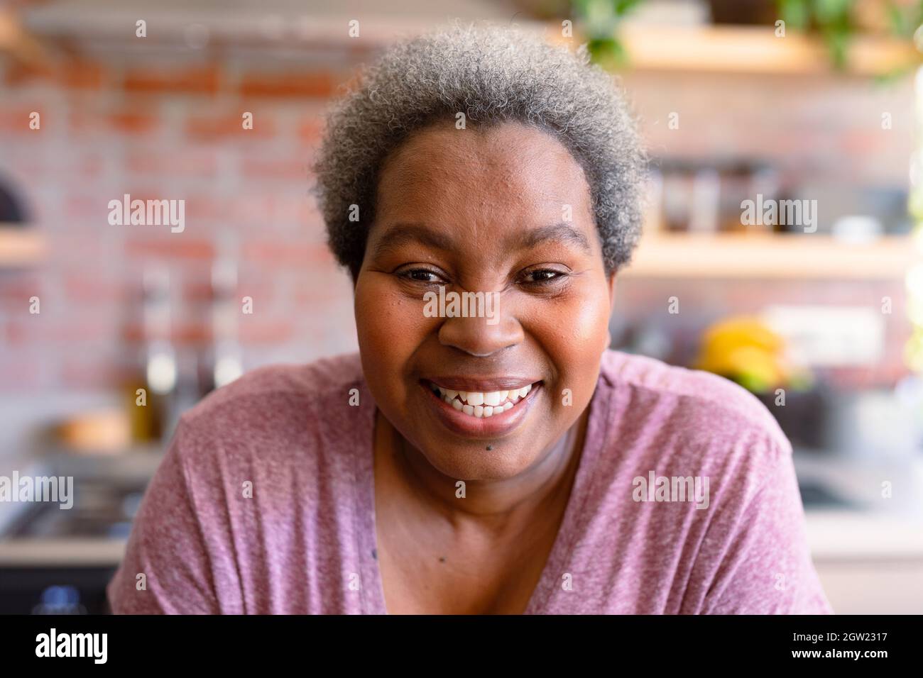 African senior woman portrait hi-res stock photography and images - Alamy
