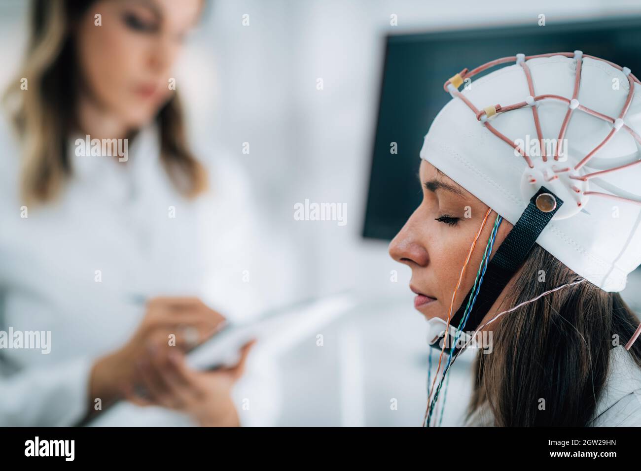Eeg brain scan hi-res stock photography and images - Alamy