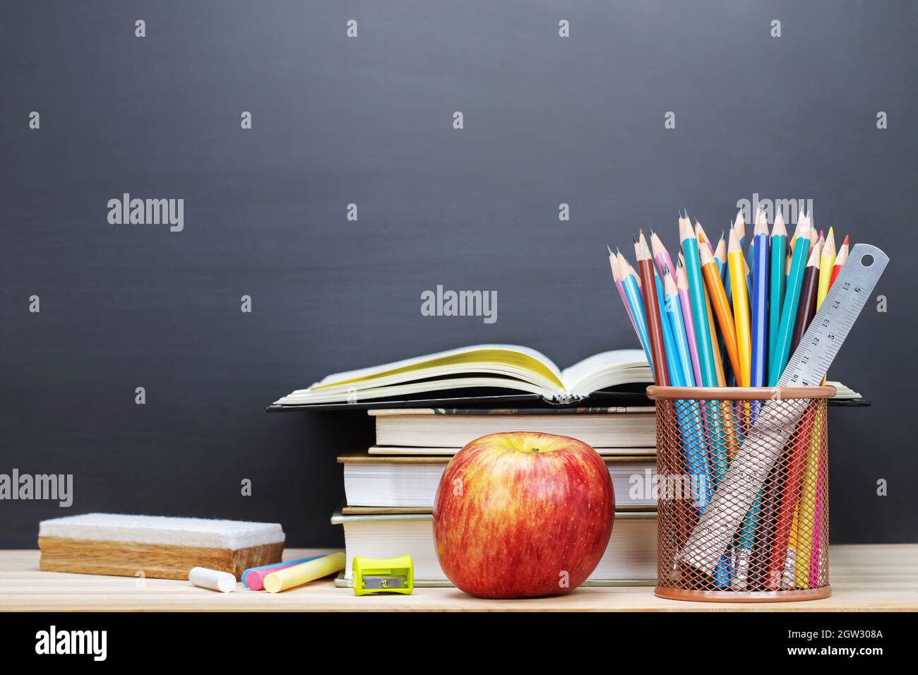 Chalk crayon hires stock photography and images Alamy