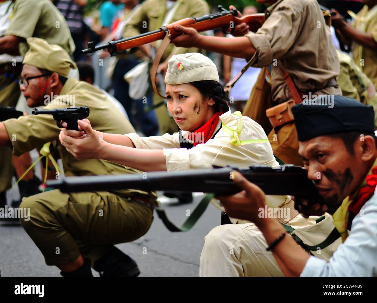 Medium gun hi-res stock photography and images - Alamy