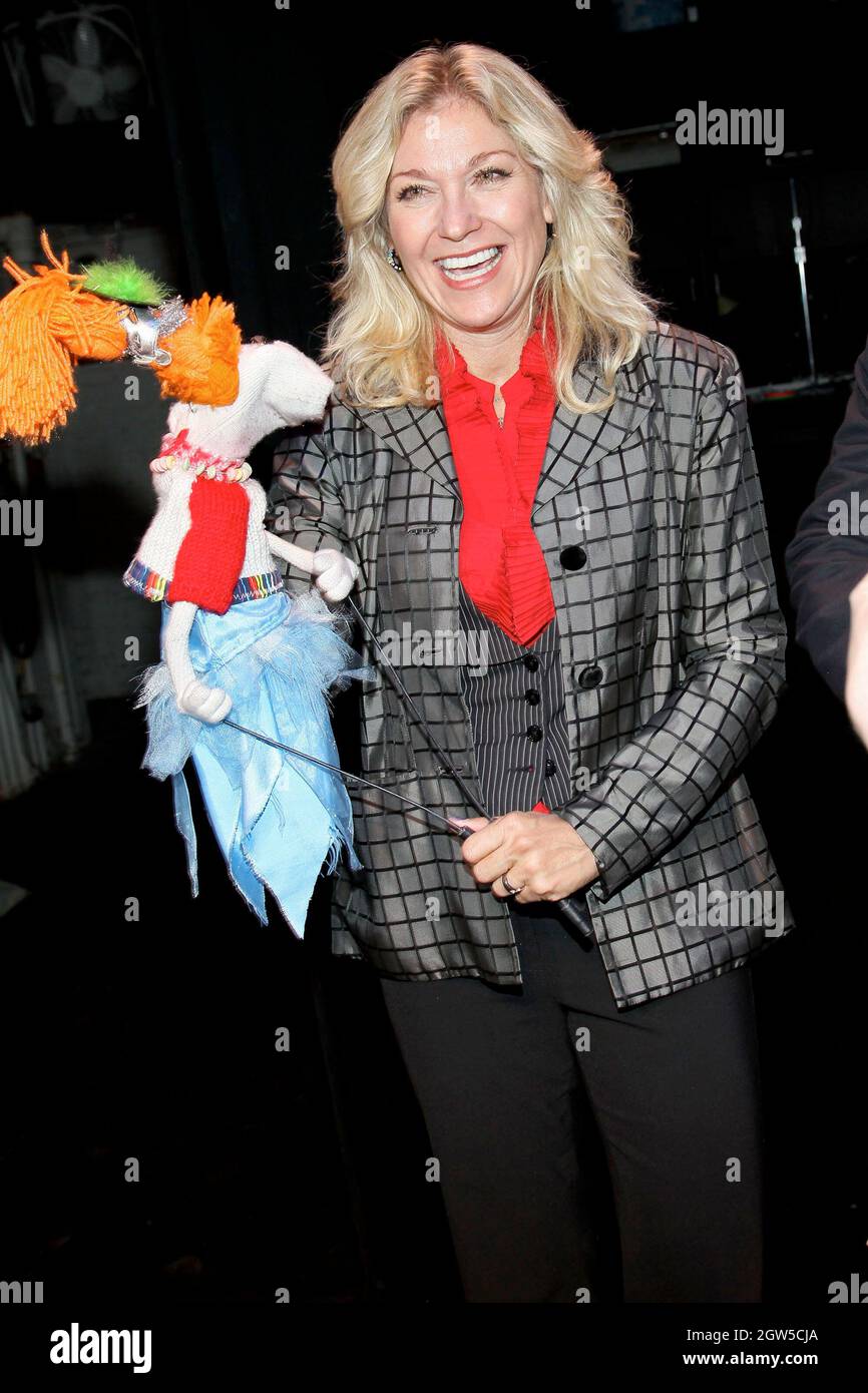 Leslie Carrara Rudolph 15 Minutes With Sesame Street's Leslie