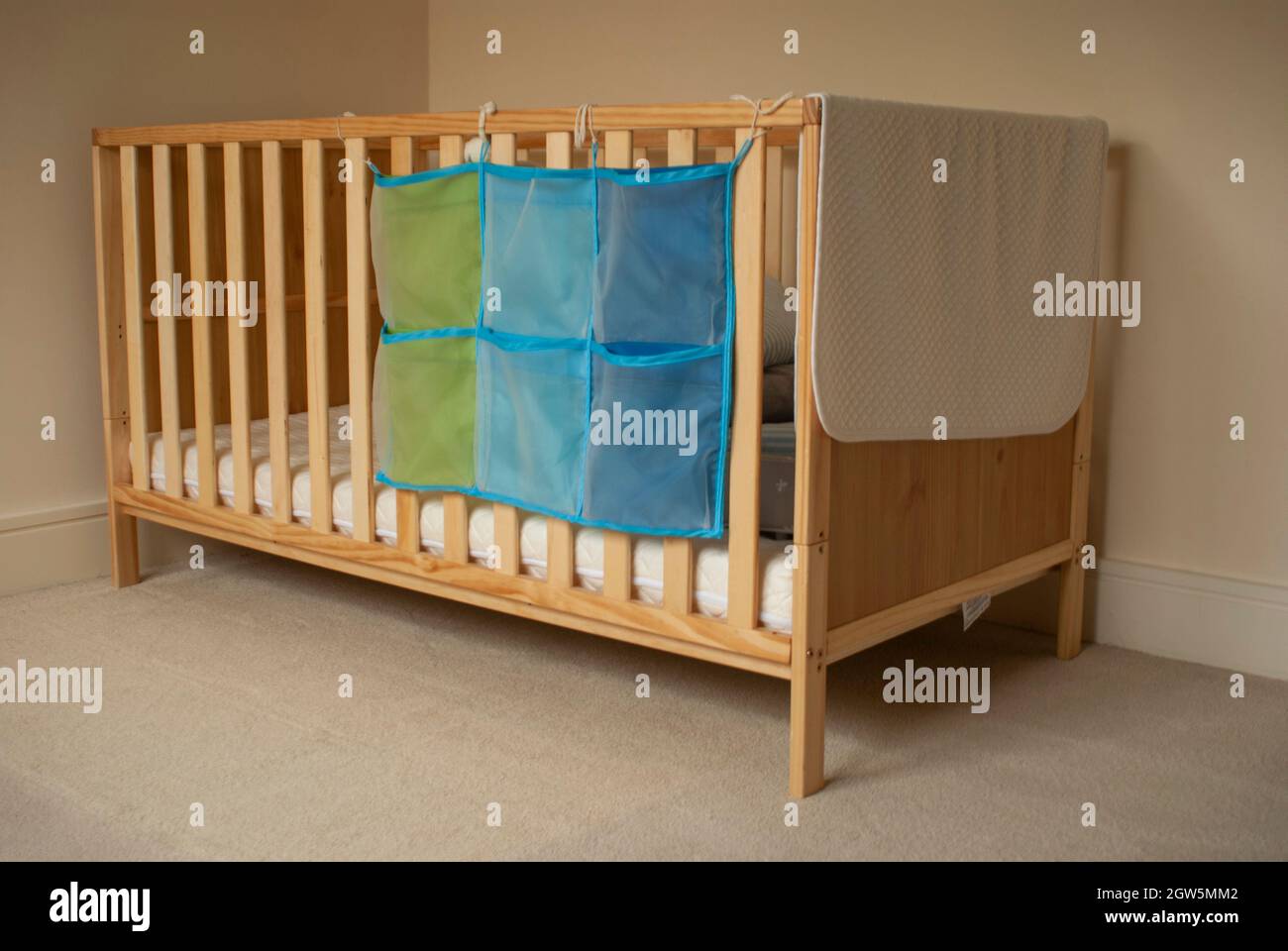 Cot frame hires stock photography and images Alamy