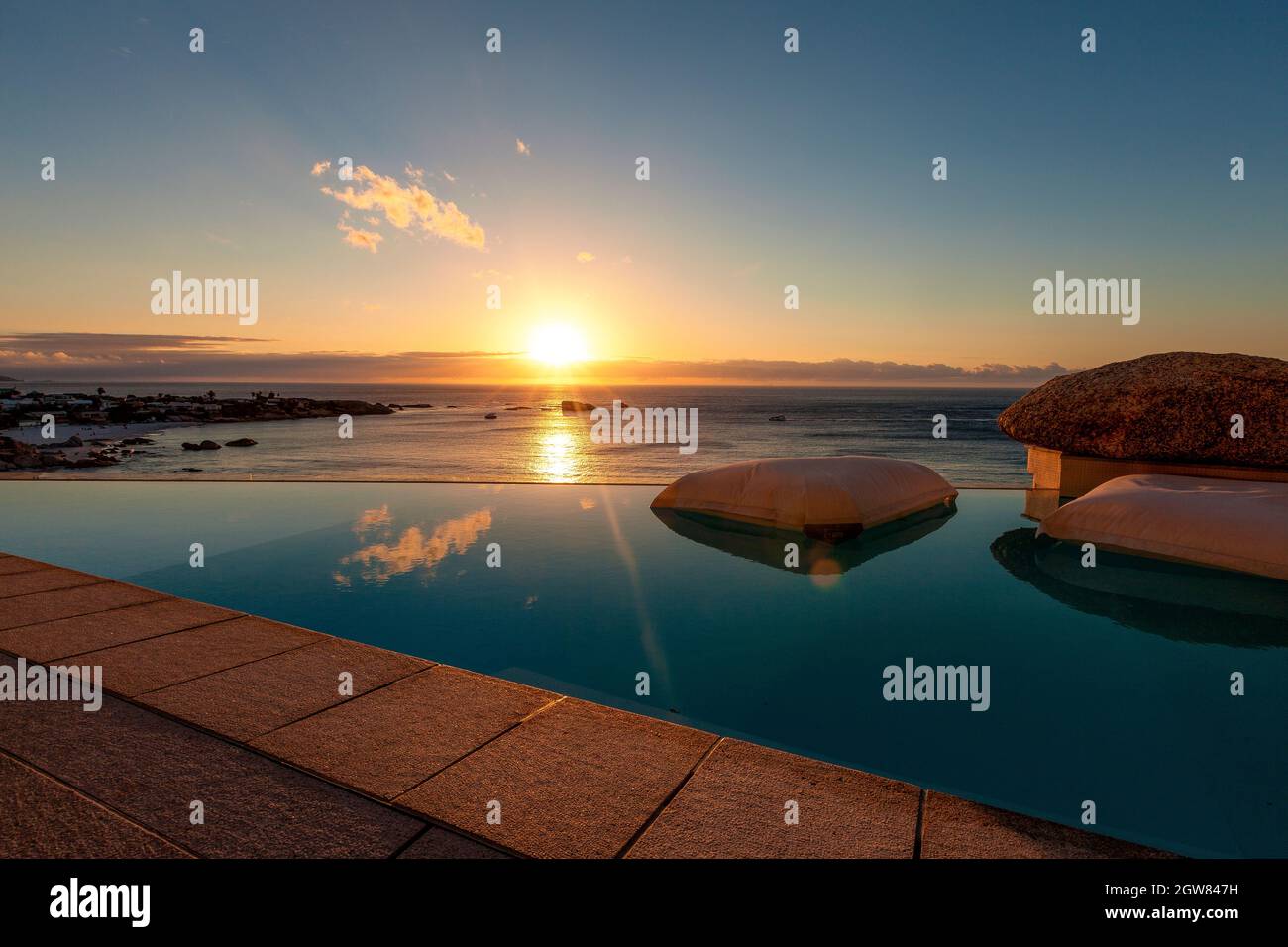 Page 3 - House Swimming Pool South Africa High Resolution Stock Photography  and Images - Alamy