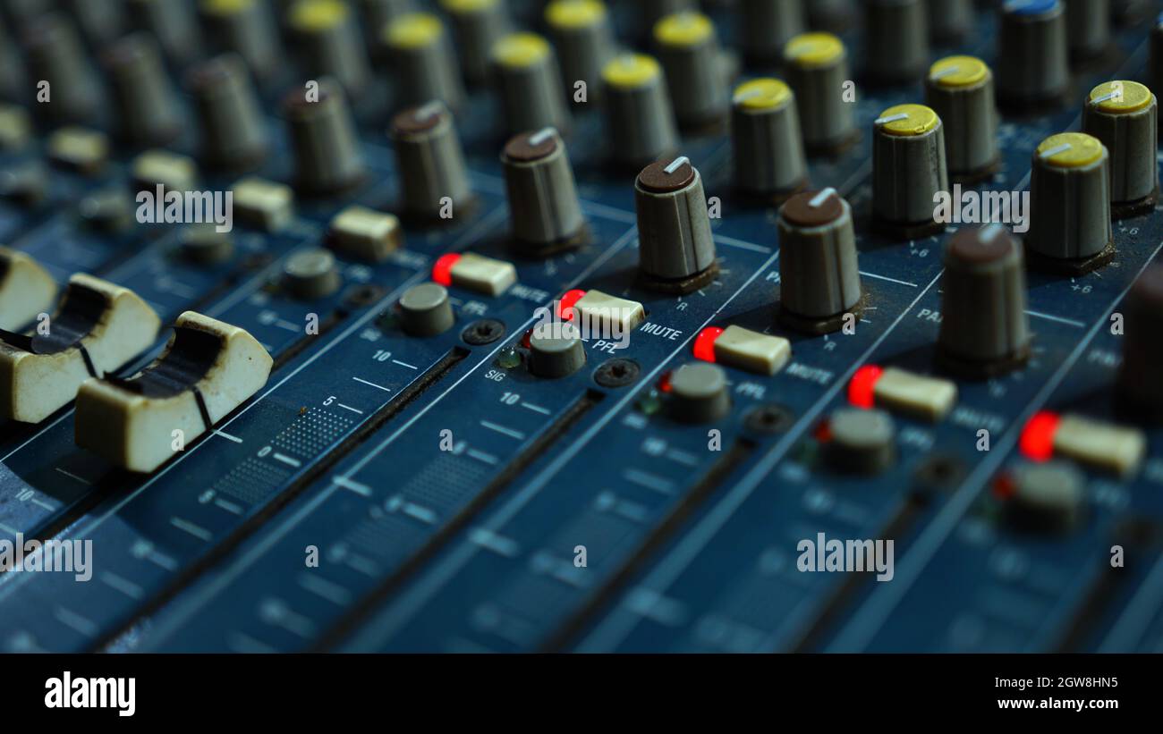 Mute volume hi-res stock photography and images - Alamy