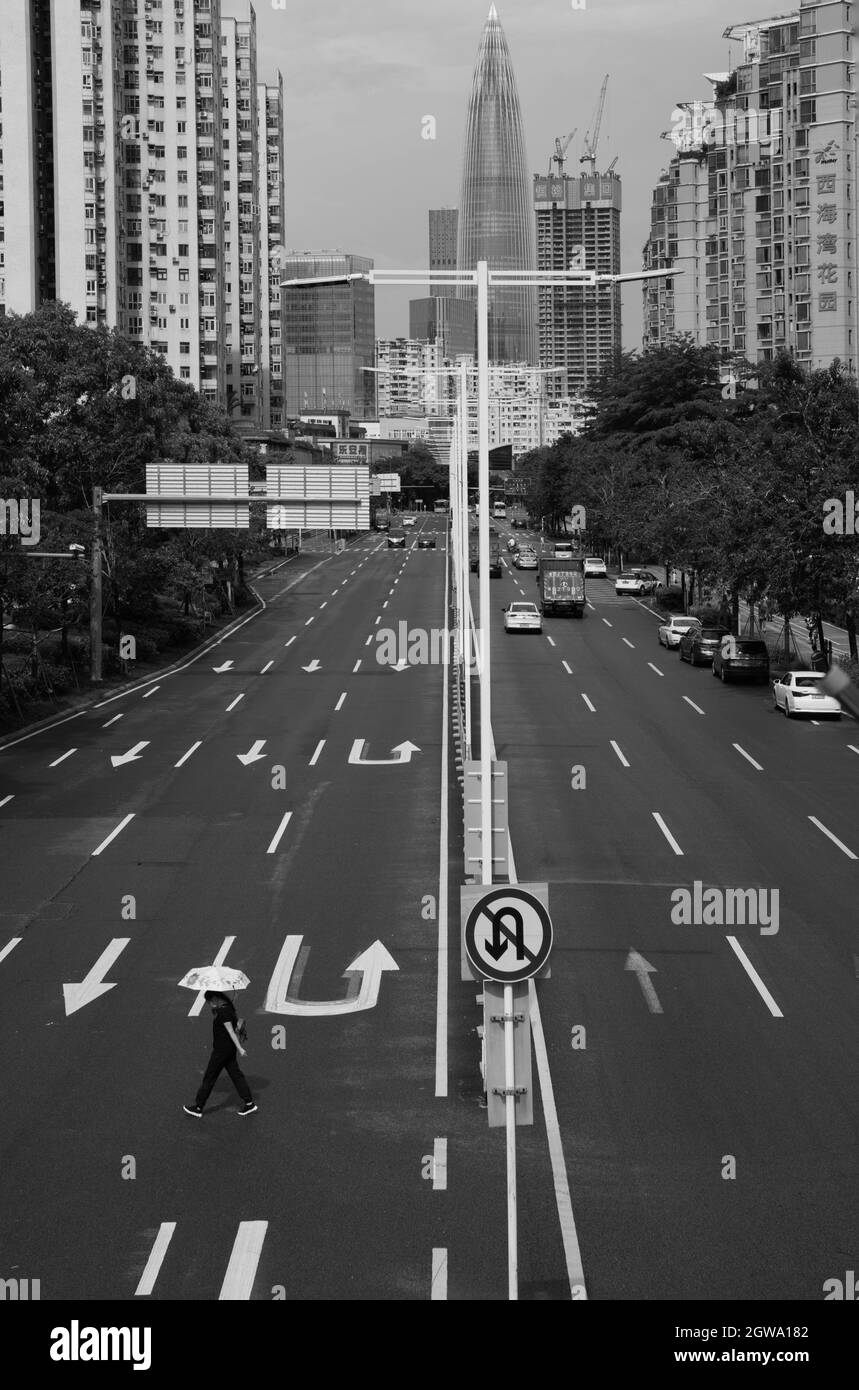 White arrow traffic sign Black and White Stock Photos & Images - Alamy