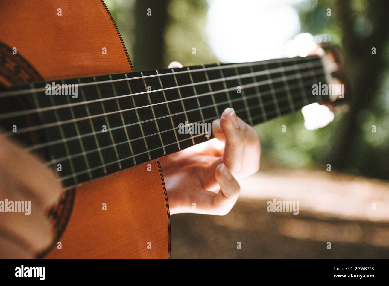 Gitarre High Resolution Stock Photography and Images - Alamy