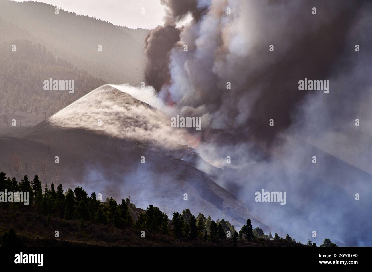 Volcanic eruption on La Palma October 2021 Stock Photo Alamy