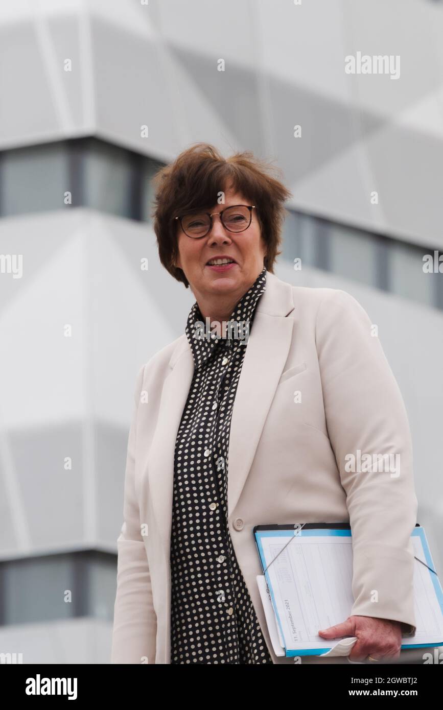Porträt der Innenministerin des Landes Schleswig-Holstein bei GEOMAR in Kiel Stock Photo