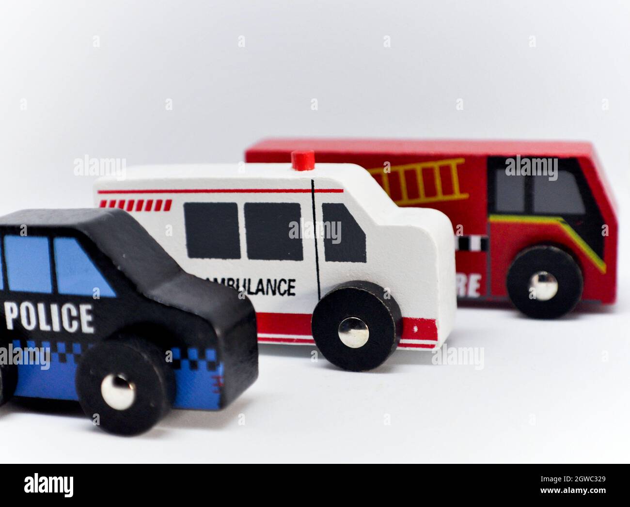 Wooden police car toy 2025