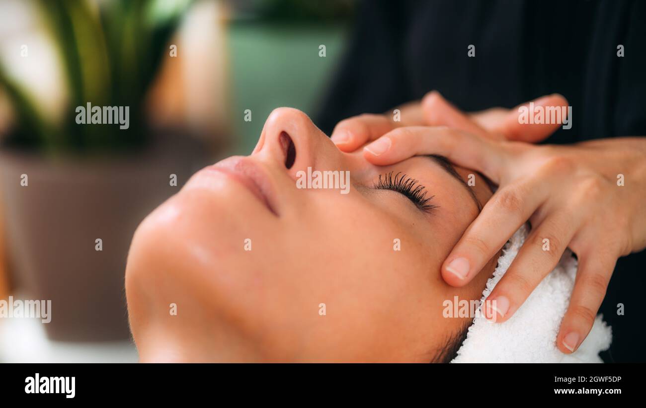 Ayurvedic facial hires stock photography and images Alamy